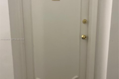 Снять в аренду кондоминиум в Майами, Флорида 1 спальня, 73.11м2, № 1989583 - фото 11