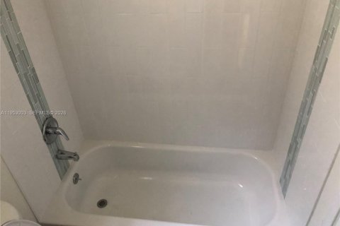 Adosado en alquiler en Pembroke Park, Florida, 2 dormitorios, 117.43 m2 № 2008938 - foto 5