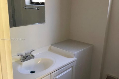 Adosado en alquiler en Pembroke Park, Florida, 2 dormitorios, 117.43 m2 № 2008938 - foto 4