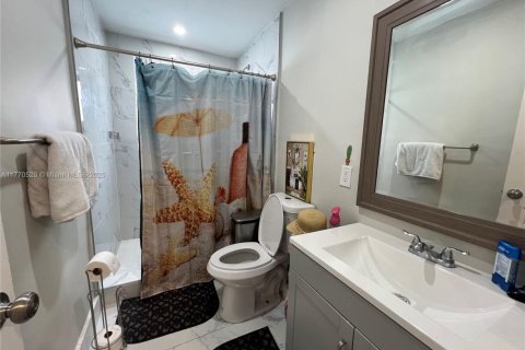 Villa ou maison à vendre à Miami, Floride: 3 chambres, 118.17 m2 № 1605386 - photo 6