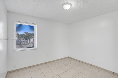 Купить виллу или дом в Майами, Флорида 3 спальни, 113.81м2, № 1956301 - фото 14