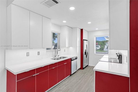 Villa ou maison à vendre à Miami, Floride: 3 chambres, 113.81 m2 № 1956301 - photo 8