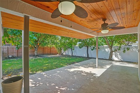 Купить виллу или дом в Майами, Флорида 3 спальни, 113.81м2, № 1956301 - фото 25