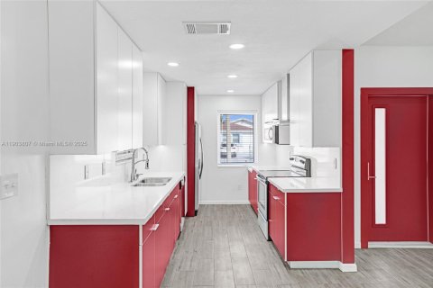 Купить виллу или дом в Майами, Флорида 3 спальни, 113.81м2, № 1956301 - фото 7