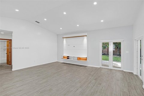 Купить виллу или дом в Майами, Флорида 3 спальни, 113.81м2, № 1956301 - фото 10