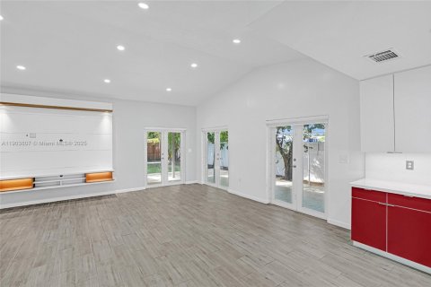 Купить виллу или дом в Майами, Флорида 3 спальни, 113.81м2, № 1956301 - фото 5