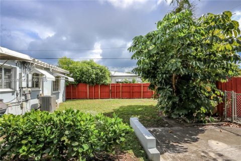 Casa en alquiler en Hollywood, Florida, 2 dormitorios, 222.59 m2 № 2078036 - foto 14