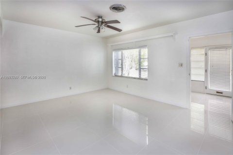 Casa en alquiler en Hollywood, Florida, 2 dormitorios, 222.59 m2 № 2078036 - foto 9