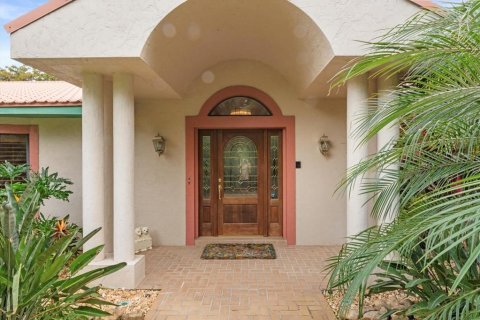 House in Leesburg, Florida 5 bedrooms, 410.72 sq.m. № 2105860 - photo 5