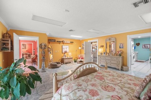 House in Leesburg, Florida 5 bedrooms, 410.72 sq.m. № 2105860 - photo 14