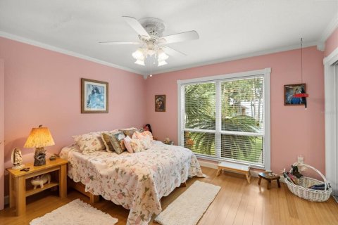 House in Leesburg, Florida 5 bedrooms, 410.72 sq.m. № 2105860 - photo 21