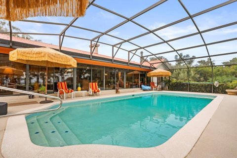 House in Leesburg, Florida 5 bedrooms, 410.72 sq.m. № 2105860 - photo 7