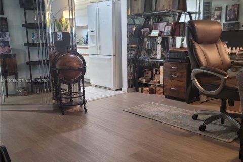 Купить кондоминиум в Пемброк-Пайнс, Флорида 2 спальни, 125.51м2, № 1960164 - фото 20