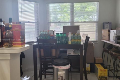 Купить кондоминиум в Пемброк-Пайнс, Флорида 2 спальни, 125.51м2, № 1960164 - фото 19