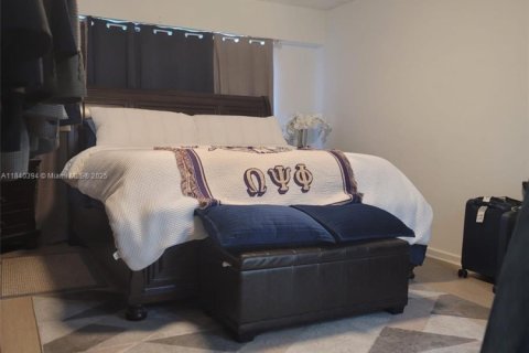 Купить кондоминиум в Пемброк-Пайнс, Флорида 2 спальни, 125.51м2, № 1960164 - фото 21