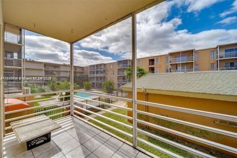 Condominio en venta en Lauderdale Lakes, Florida, 1 dormitorio, 78.97 m2 № 2077061 - foto 21