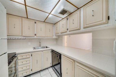 Condominio en venta en Lauderdale Lakes, Florida, 1 dormitorio, 78.97 m2 № 2077061 - foto 7