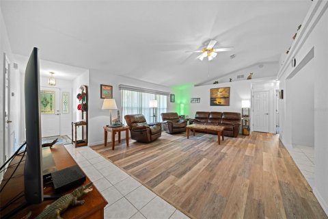 House in Silver Springs Shores, Florida 3 bedrooms, 204.11 sq.m. № 1243029 - photo 8