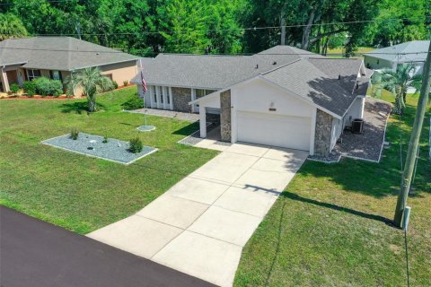 House in Silver Springs Shores, Florida 3 bedrooms, 204.11 sq.m. № 1243029 - photo 2