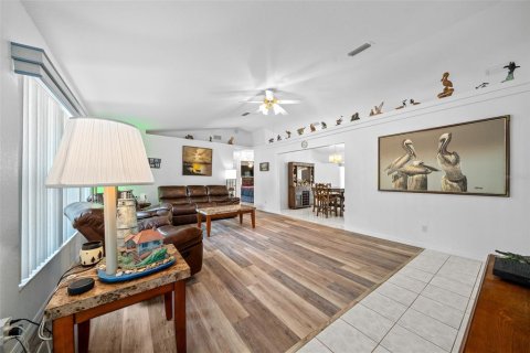 House in Silver Springs Shores, Florida 3 bedrooms, 204.11 sq.m. № 1243029 - photo 7