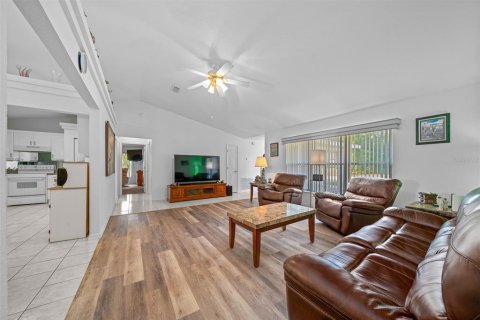 House in Silver Springs Shores, Florida 3 bedrooms, 204.11 sq.m. № 1243029 - photo 10