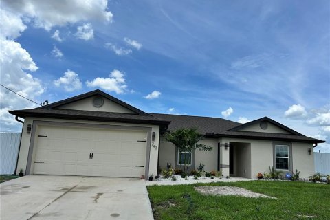 Casa en venta en Fort Myers, Florida, 3 dormitorios, 135.73 m2 № 1829785 - foto 1