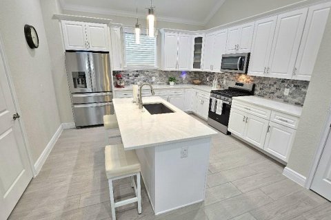 House in Oxford, Florida 4 bedrooms, 203.55 sq.m. № 1843642 - photo 3