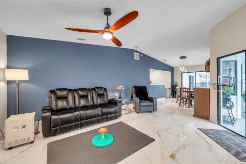 House in Clearwater, Florida 3 bedrooms, 156.82 sq.m. № 1518318 - photo 20