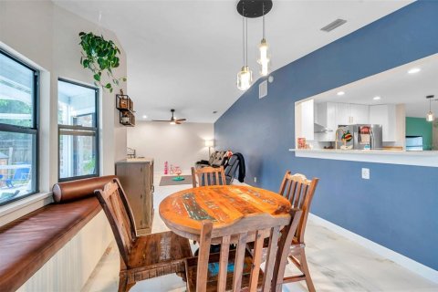 House in Clearwater, Florida 3 bedrooms, 156.82 sq.m. № 1518318 - photo 17