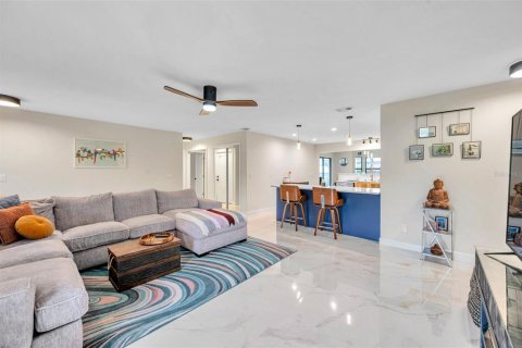 House in Clearwater, Florida 3 bedrooms, 156.82 sq.m. № 1518318 - photo 6