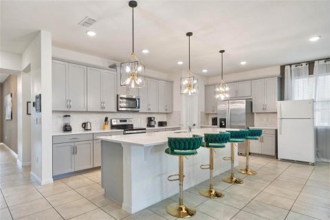 Casa en venta en Kissimmee, Florida, 9 dormitorios, 405.33 m2 № 2130574 - foto 14