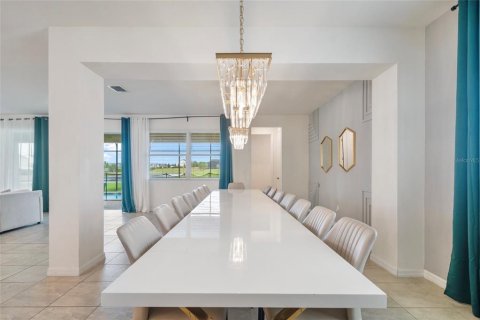Casa en venta en Kissimmee, Florida, 9 dormitorios, 405.33 m2 № 2130574 - foto 11