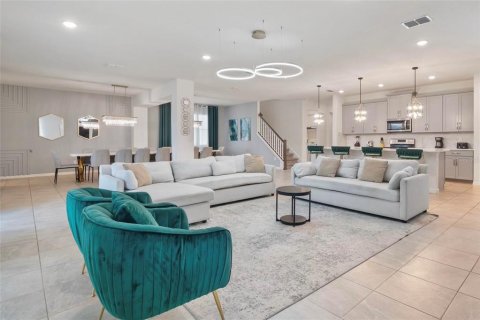 Casa en venta en Kissimmee, Florida, 9 dormitorios, 405.33 m2 № 2130574 - foto 8