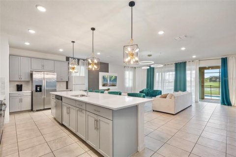 Casa en venta en Kissimmee, Florida, 9 dormitorios, 405.33 m2 № 2130574 - foto 18