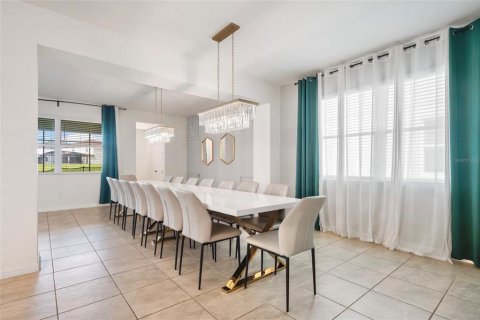 Casa en venta en Kissimmee, Florida, 9 dormitorios, 405.33 m2 № 2130574 - foto 10