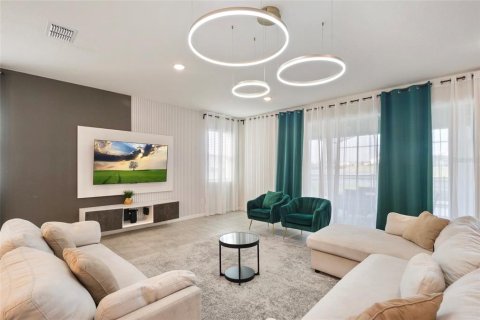 Casa en venta en Kissimmee, Florida, 9 dormitorios, 405.33 m2 № 2130574 - foto 6