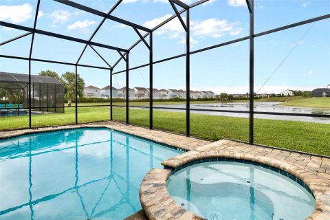 Casa en venta en Kissimmee, Florida, 9 dormitorios, 405.33 m2 № 2130574 - foto 21