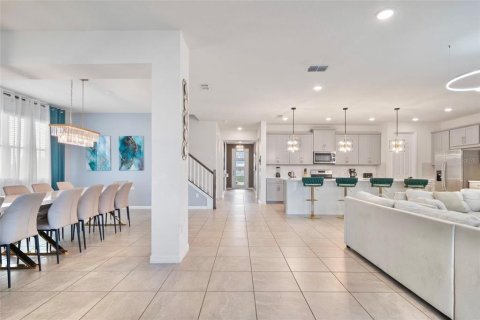 Casa en venta en Kissimmee, Florida, 9 dormitorios, 405.33 m2 № 2130574 - foto 4