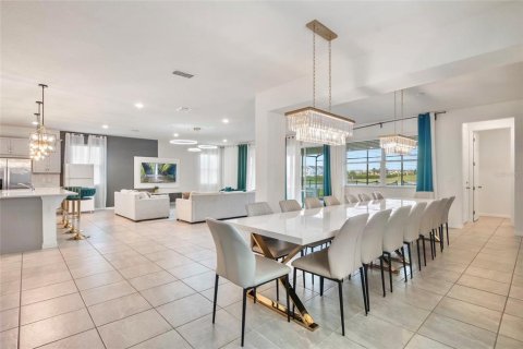 Casa en venta en Kissimmee, Florida, 9 dormitorios, 405.33 m2 № 2130574 - foto 12