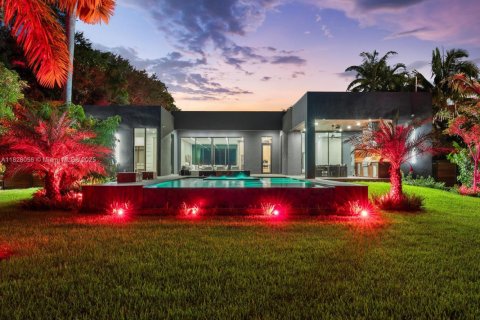 Купить виллу или дом в Майами, Флорида 5 спален, 378.95м2, № 1801177 - фото 7