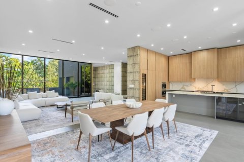 Купить виллу или дом в Майами, Флорида 5 спален, 378.95м2, № 1801177 - фото 16