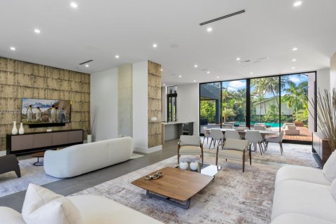 Купить виллу или дом в Майами, Флорида 5 спален, 378.95м2, № 1801177 - фото 12