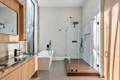 Купить виллу или дом в Майами, Флорида 5 спален, 378.95м2, № 1801177 - фото 30