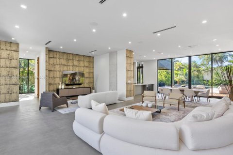 Купить виллу или дом в Майами, Флорида 5 спален, 378.95м2, № 1801177 - фото 15