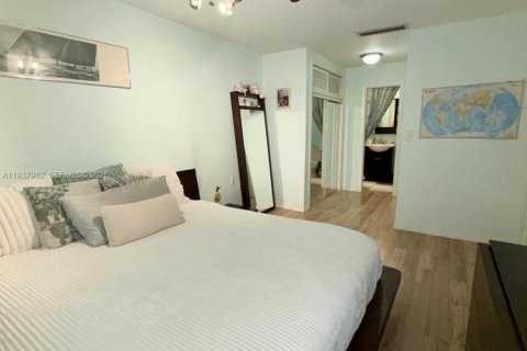 Touwnhouse à vendre à Hollywood, Floride: 4 chambres, 155.15 m2 № 1995719 - photo 11