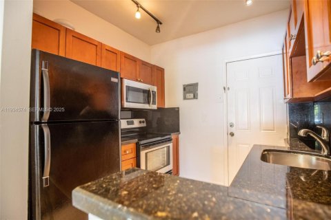 Снять в аренду квартиру в Майами, Флорида 2 спальни, 92.9м2, № 1992740 - фото 9