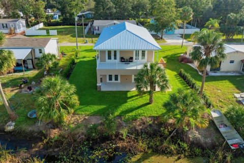 House in Weeki Wachee, Florida 2 bedrooms, 124.21 sq.m. № 1412917 - photo 8