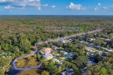 House in Weeki Wachee, Florida 2 bedrooms, 124.21 sq.m. № 1412917 - photo 7