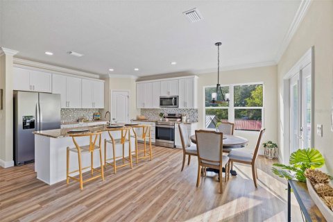 House in Weeki Wachee, Florida 2 bedrooms, 124.21 sq.m. № 1412917 - photo 9
