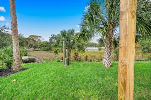 House in Weeki Wachee, Florida 2 bedrooms, 124.21 sq.m. № 1412917 - photo 2